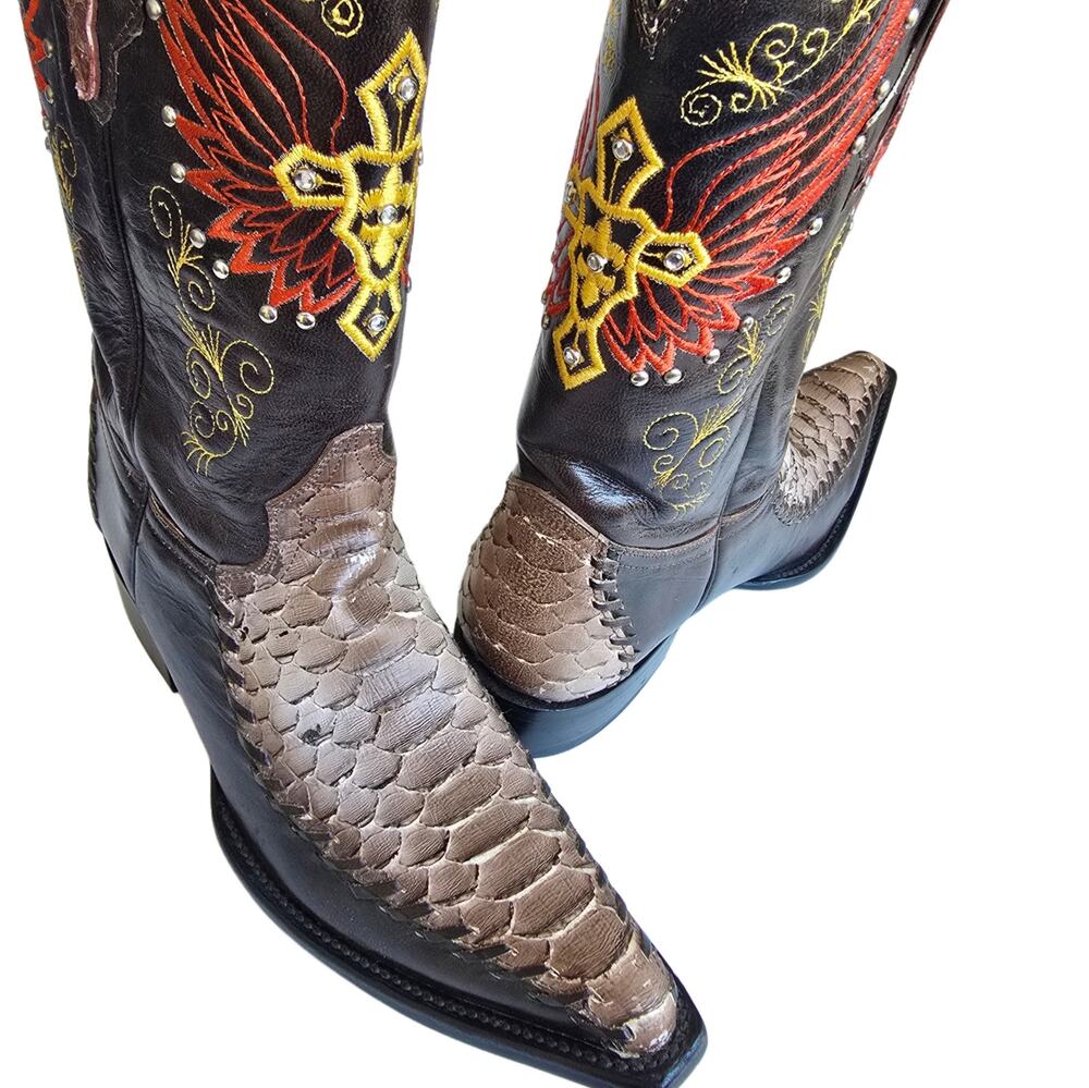 Cowboy Boots Aguila Real Leather Size 8.5 Embroidery Studs Brown Cross Wings